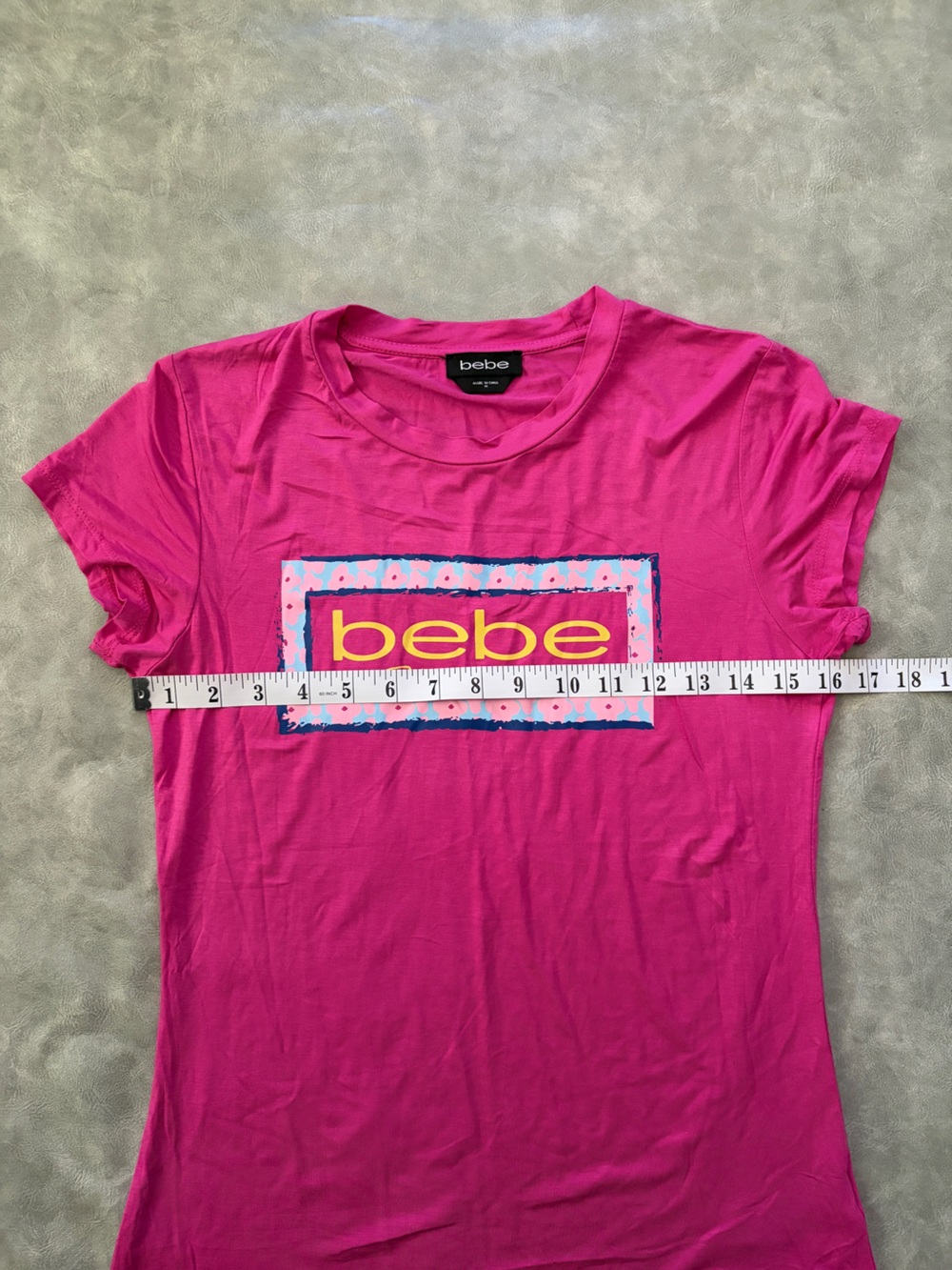 Y2K Bebe Pink Baby Tee Fitted T-Shirt 2000s Model Off Duty - Picture 6 of 7